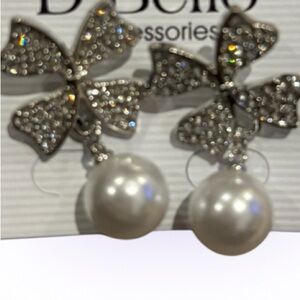 Elegant Silver and White Bow Pearl Earrings